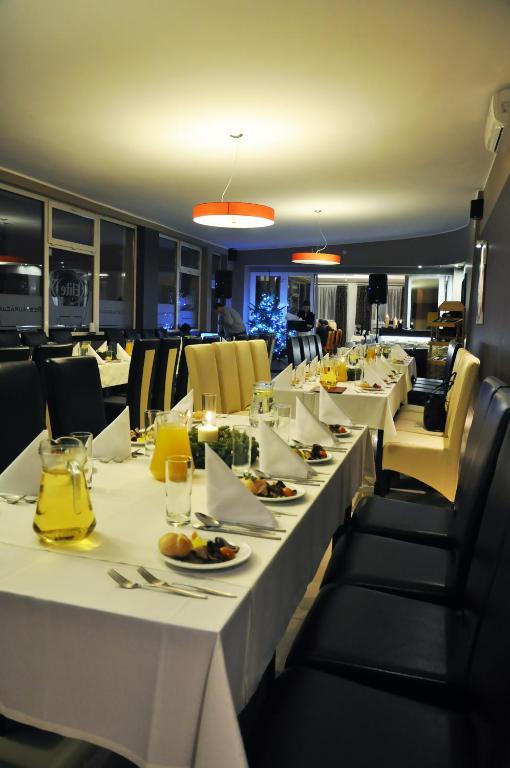 Hotel Pojezierze Szczecinek Exteriör bild