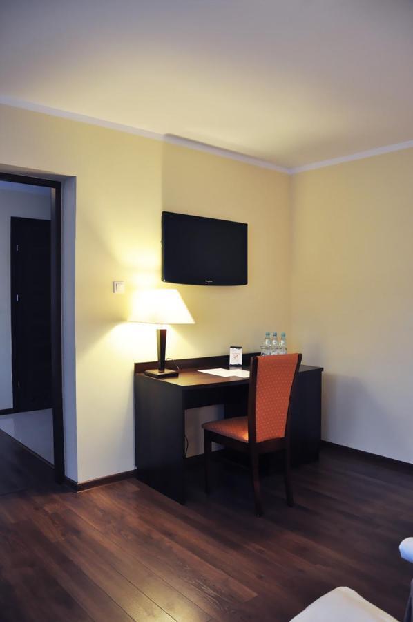 Hotel Pojezierze Szczecinek Exteriör bild