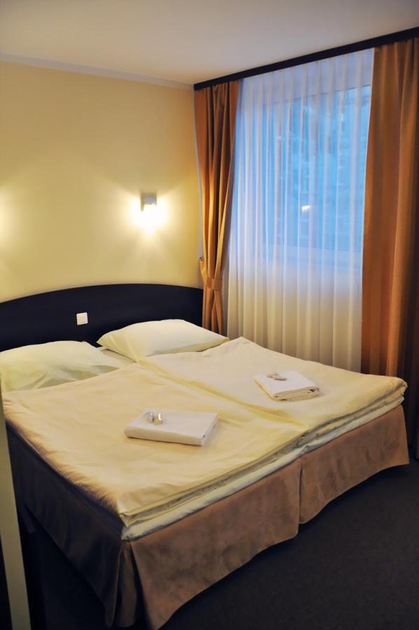 Hotel Pojezierze Szczecinek Rum bild